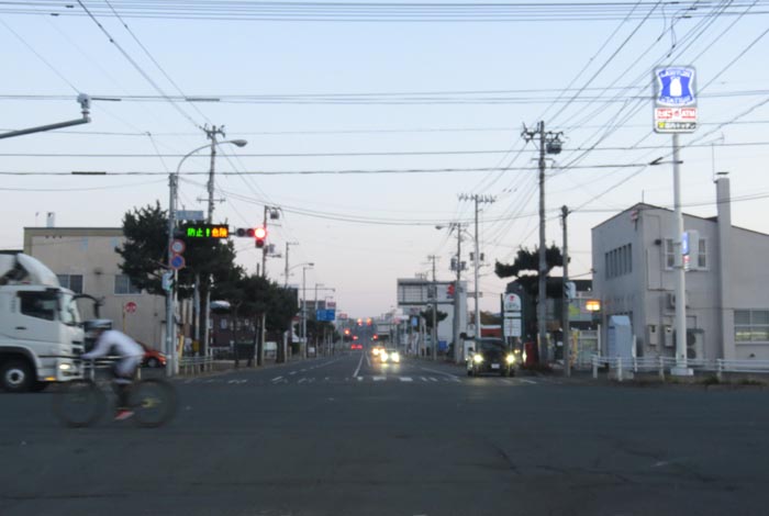 webnews今朝の北見/交差点から奥は常呂方面
