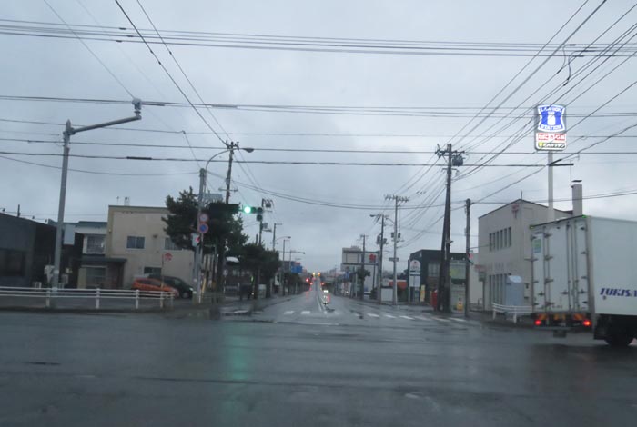 webnews今朝の北見/交差点から奥は常呂方面