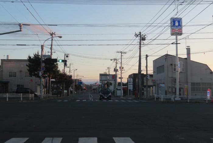webnews今朝の北見/交差点から奥は常呂方面