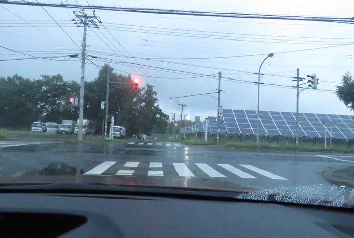 webnews今朝の北見/交差点から奥が無加川の右岸堤防
