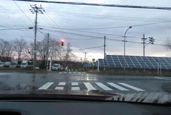webnews今朝の北見/交差点から奥が無加川の右岸堤防