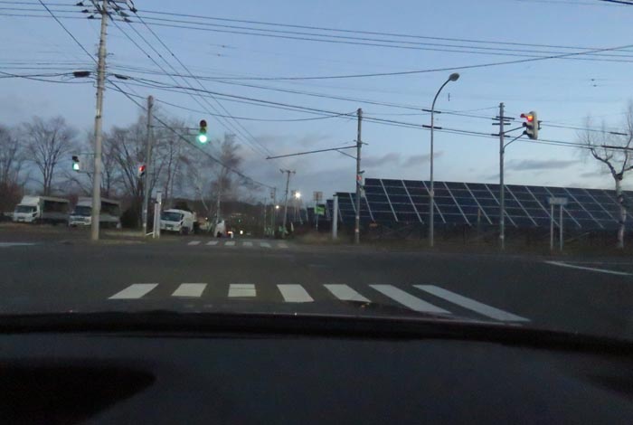 webnews今朝の北見/交差点から奥が無加川の右岸堤防