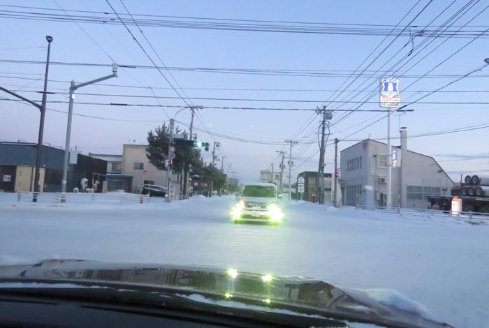 webnews今朝の北見/交差点から奥は常呂方面