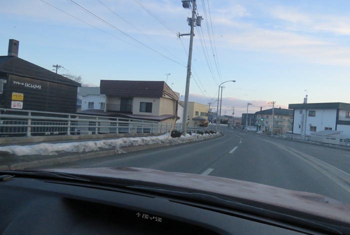 webnews今朝の北見/無加川橋を渡り南大通り交差点方向