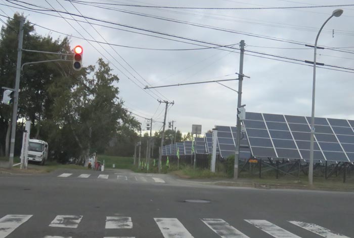 webnews今朝の北見/交差点から奥が無加川の右岸堤防