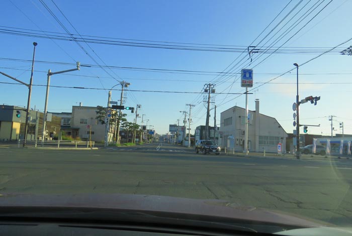 webnews今朝の北見/交差点から奥は常呂方面