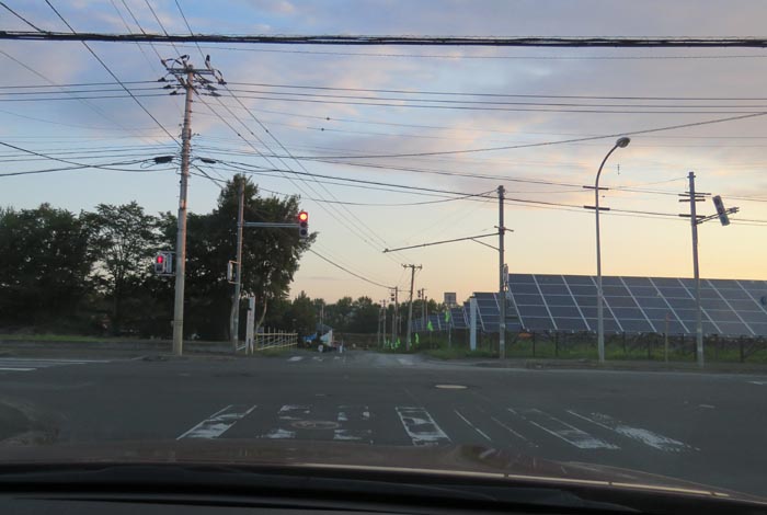 webnews今朝の北見/交差点から奥が無加川の右岸堤防