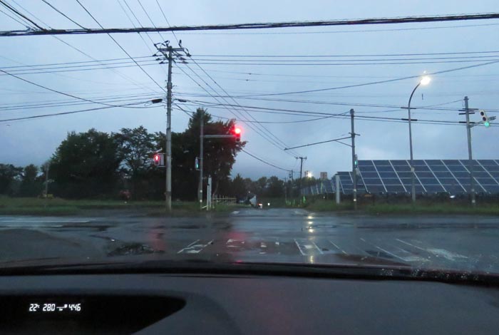 webnews今朝の北見/交差点から奥が無加川の右岸堤防