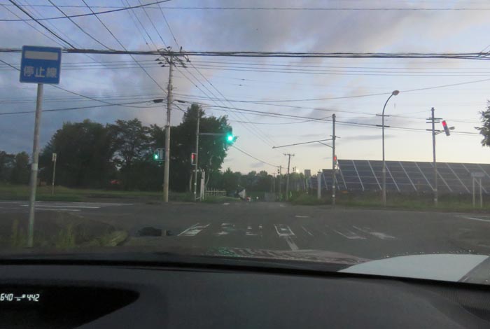 webnews今朝の北見/交差点から奥が無加川の右岸堤防