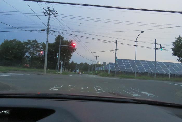 webnews今朝の北見/交差点から奥が無加川の右岸堤防