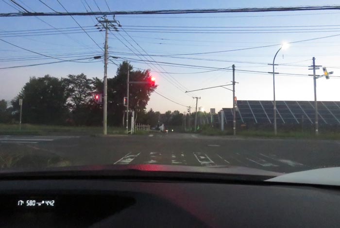 webnews今朝の北見/交差点から奥が無加川の右岸堤防