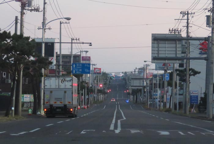 webnews今朝の北見/交差点から奥は常呂方面