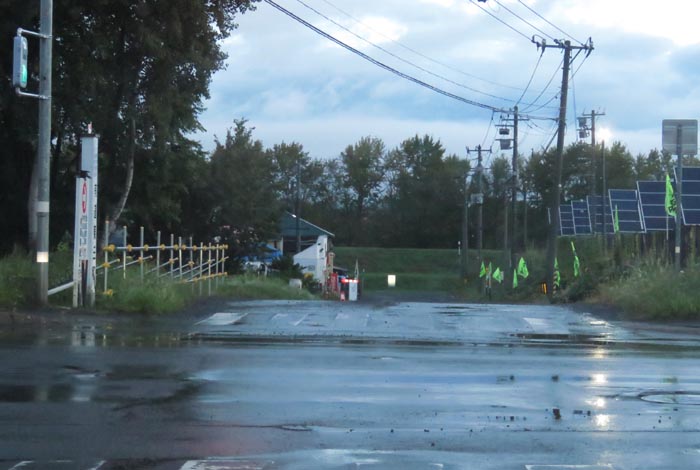 webnews今朝の北見/交差点から奥が無加川の右岸堤防