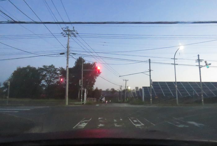 webnews今朝の北見/交差点から奥が無加川の右岸堤防