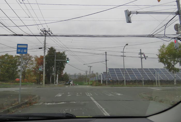 webnews今朝の北見/交差点から奥が無加川の右岸堤防