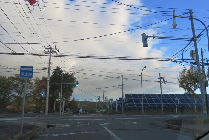 webnews今朝の北見/交差点から奥が無加川の右岸堤防