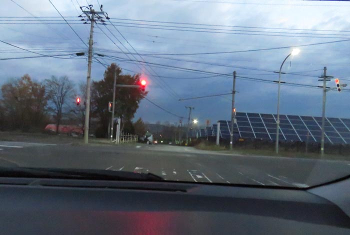 webnews今朝の北見/交差点から奥が無加川の右岸堤防