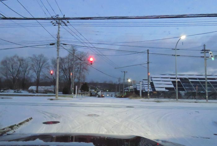 webnews今朝の北見/交差点から奥が無加川の右岸堤防