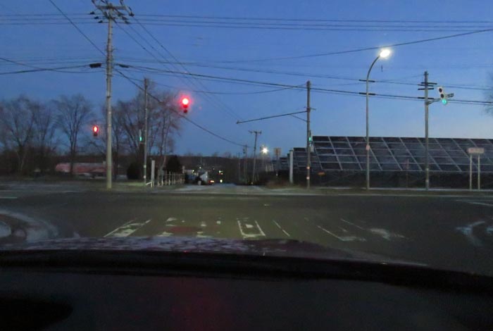 webnews今朝の北見/交差点から奥が無加川の右岸堤防