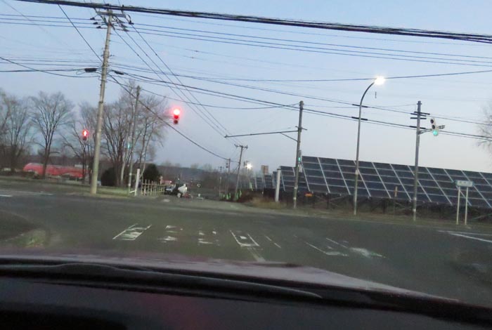 webnews今朝の北見/交差点から奥が無加川の右岸堤防