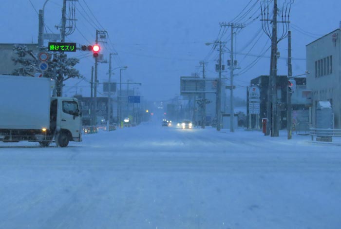 webnews今朝の北見/交差点から奥は常呂方面