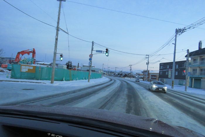 webnews今朝の北見/無加川橋を渡り南大通り交差点方向