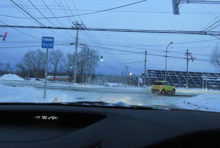 webnews今朝の北見/交差点から奥が無加川の右岸堤防